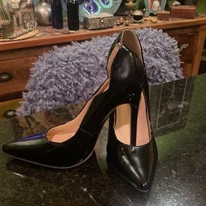 💋 Red Bottom Stilettos 💋